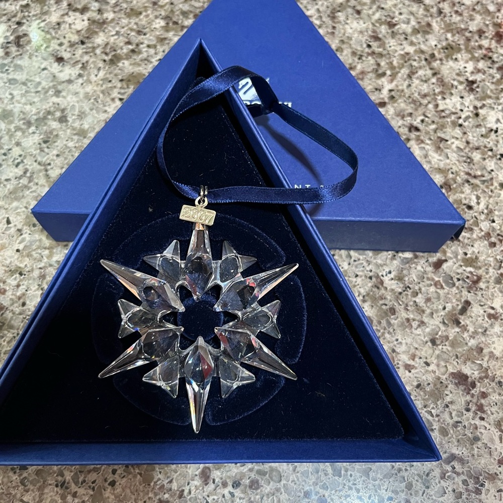 2007 Swarovski large Christmas ornament